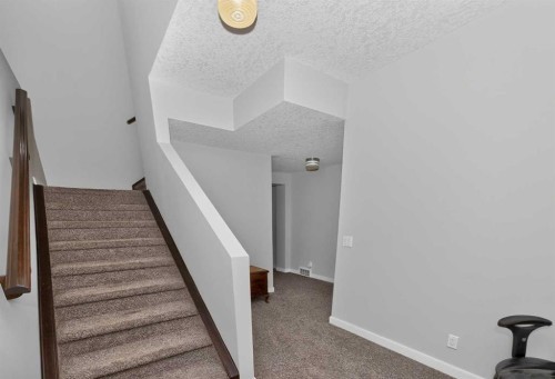 244 Mahogany Bay Se, Calgary, AB - Indoor Photo Showing Other Room