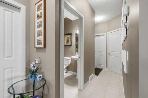 69 Everhollow Avenue Sw, Calgary, AB - Indoor Photo Showing Other Room