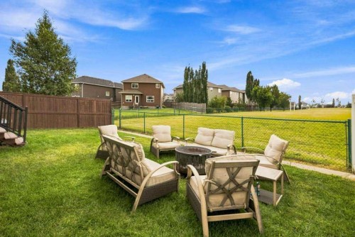 69 Everhollow Avenue Sw, Calgary, AB - Outdoor With Backyard