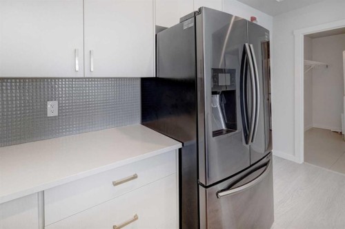 110-214 Sherwood Square Nw, Calgary, AB - Indoor Photo Showing Kitchen