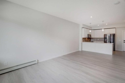 110-214 Sherwood Square Nw, Calgary, AB - Indoor Photo Showing Kitchen