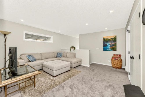 23 Lucas Boulevard Nw, Calgary, AB - Indoor