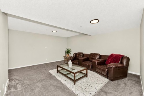 23 Lucas Boulevard Nw, Calgary, AB - Indoor Photo Showing Living Room