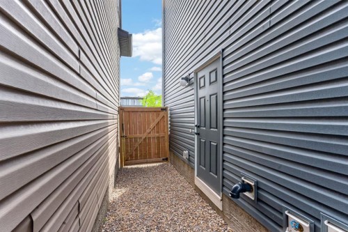 23 Lucas Boulevard Nw, Calgary, AB - Outdoor