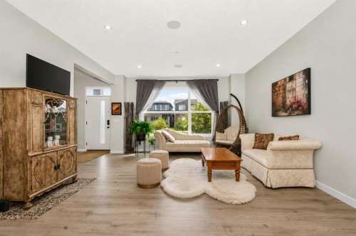 23 Lucas Boulevard Nw, Calgary, AB - Indoor Photo Showing Living Room