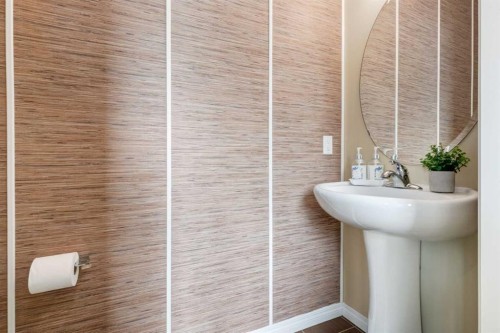 2620 Reunion Square Nw, Airdrie, AB - Indoor Photo Showing Bathroom