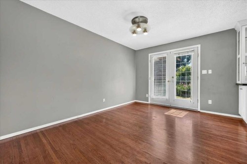 4711 Montana Drive Nw, Calgary, AB - Indoor Photo Showing Other Room