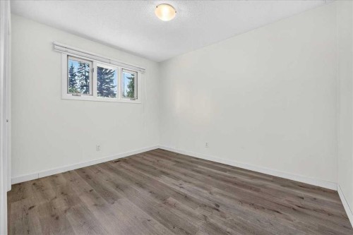 4711 Montana Drive Nw, Calgary, AB - Indoor Photo Showing Other Room