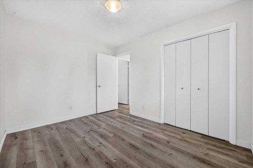 4711 Montana Drive Nw, Calgary, AB - Indoor Photo Showing Other Room