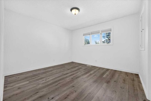 4711 Montana Drive Nw, Calgary, AB - Indoor Photo Showing Other Room