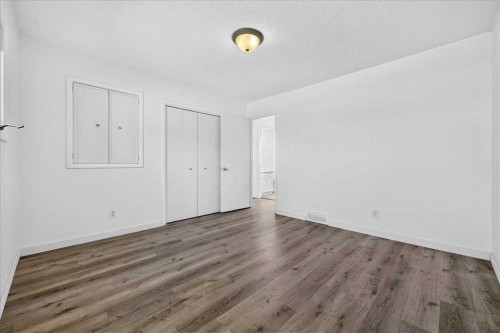 4711 Montana Drive Nw, Calgary, AB - Indoor Photo Showing Other Room