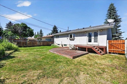 4711 Montana Drive Nw, Calgary, AB - Outdoor