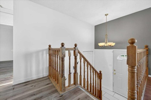 4711 Montana Drive Nw, Calgary, AB - Indoor Photo Showing Other Room