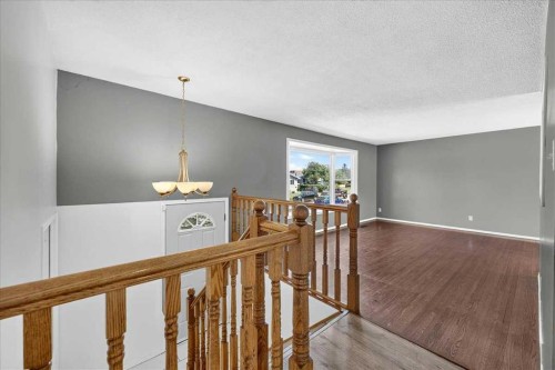 4711 Montana Drive Nw, Calgary, AB - Indoor Photo Showing Other Room
