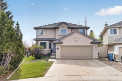 112 Valley Stream Close NW Calgary, AB T3B 5V8