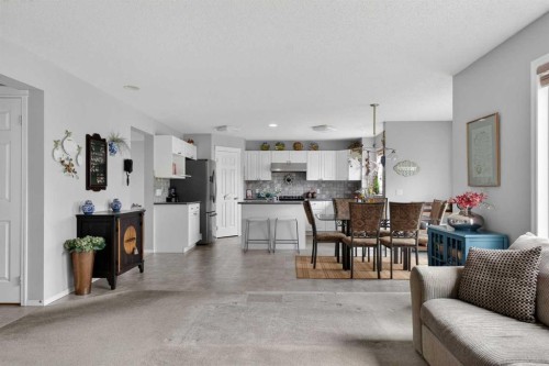 112 Valley Stream Close Nw, Calgary, AB - Indoor Photo Showing Living Room