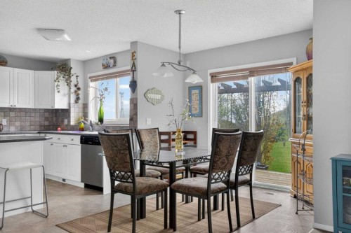 112 Valley Stream Close Nw, Calgary, AB - Indoor Photo Showing Dining Room