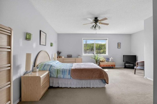 112 Valley Stream Close Nw, Calgary, AB - Indoor Photo Showing Bedroom