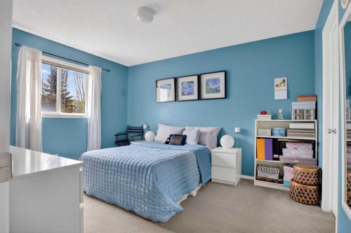 112 Valley Stream Close Nw, Calgary, AB - Indoor Photo Showing Bedroom
