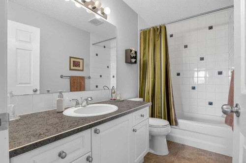 112 Valley Stream Close Nw, Calgary, AB - Indoor Photo Showing Bathroom