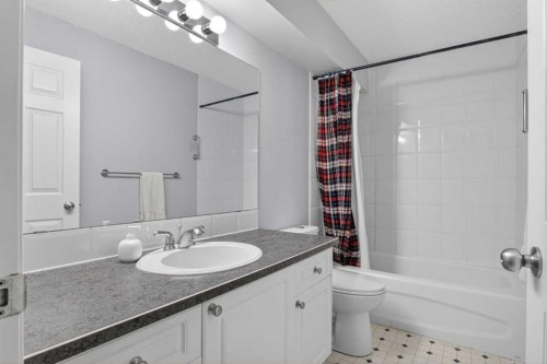 112 Valley Stream Close Nw, Calgary, AB - Indoor Photo Showing Bathroom