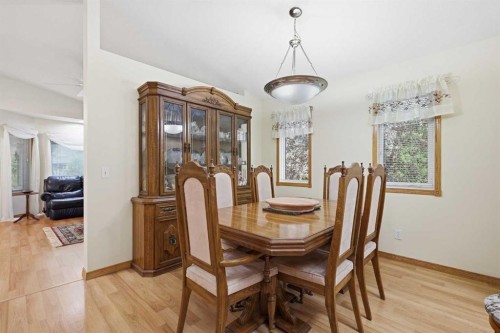 535 Cimarron Point, Okotoks, AB - Indoor Photo Showing Dining Room