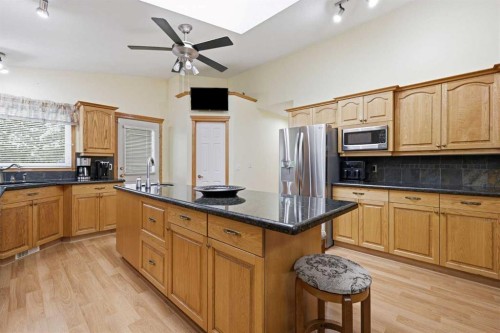 535 Cimarron Point, Okotoks, AB - Indoor Photo Showing Kitchen