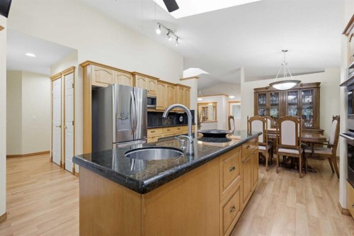 535 Cimarron Point, Okotoks, AB - Indoor Photo Showing Kitchen
