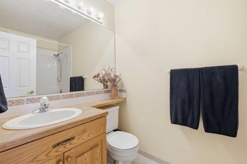 535 Cimarron Point, Okotoks, AB - Indoor Photo Showing Bathroom