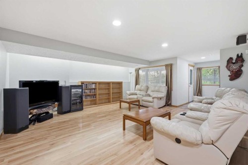 535 Cimarron Point, Okotoks, AB - Indoor Photo Showing Living Room