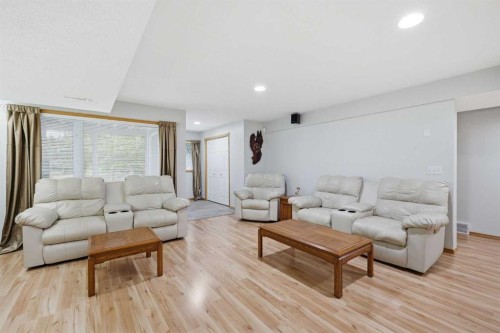 535 Cimarron Point, Okotoks, AB - Indoor Photo Showing Living Room