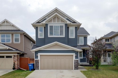 17 Baywater Lane SW Airdrie, AB T4B 3V6