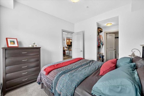 303-70 Royal Oak Plaza Nw, Calgary, AB - Indoor Photo Showing Bedroom