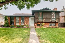 11 rundlemere Place NE Calgary, AB T1Y 3K4