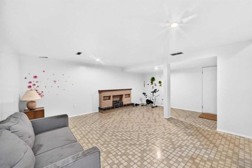11 Rundlemere Place Ne, Calgary, AB - Indoor
