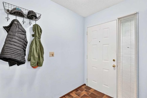 11 Rundlemere Place Ne, Calgary, AB - Indoor Photo Showing Other Room