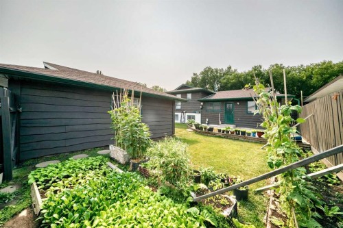 11 Rundlemere Place Ne, Calgary, AB - Outdoor With Exterior