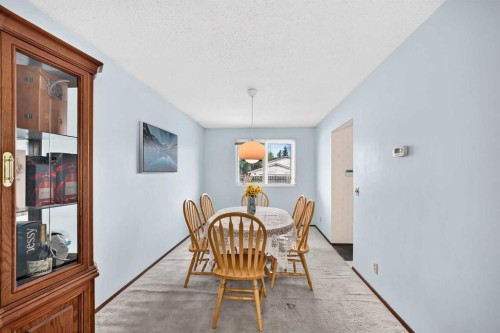 11 Rundlemere Place Ne, Calgary, AB - Indoor Photo Showing Dining Room