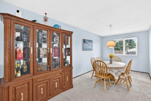 11 Rundlemere Place Ne, Calgary, AB - Indoor Photo Showing Dining Room