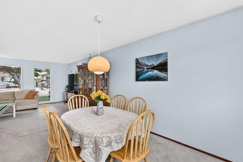 11 Rundlemere Place Ne, Calgary, AB - Indoor Photo Showing Dining Room