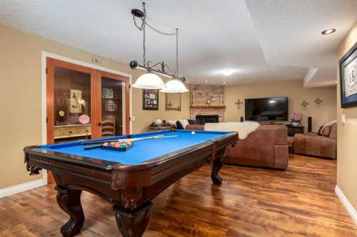 142 Springbank Crescent Sw, Calgary, AB - Indoor Photo Showing Other Room