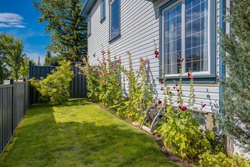142 Springbank Crescent Sw, Calgary, AB - Outdoor