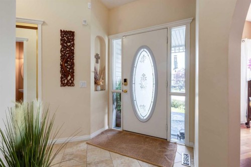 142 Springbank Crescent Sw, Calgary, AB - Indoor Photo Showing Other Room