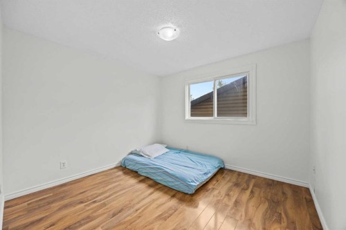 28 Erin Croft Place Se, Calgary, AB - Indoor Photo Showing Bedroom
