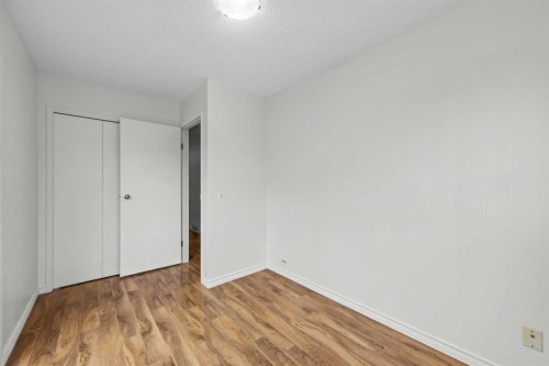 28 Erin Croft Place Se, Calgary, AB - Indoor Photo Showing Other Room