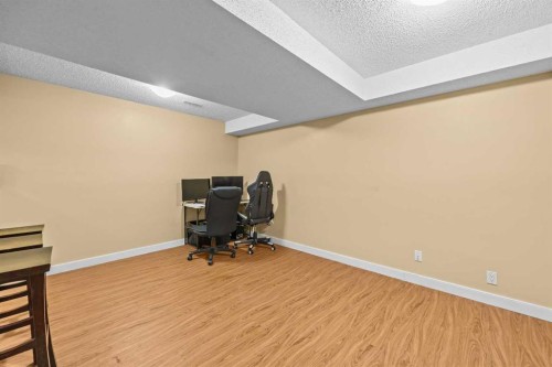 28 Erin Croft Place Se, Calgary, AB - Indoor Photo Showing Other Room