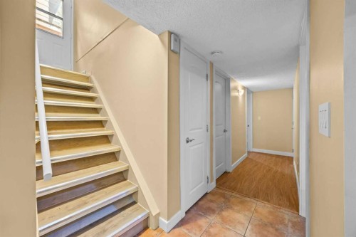28 Erin Croft Place Se, Calgary, AB - Indoor Photo Showing Other Room