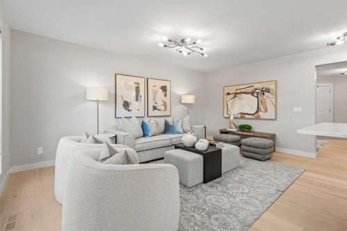 10 Aspen Stone Mews Sw, Calgary, AB - Indoor Photo Showing Living Room