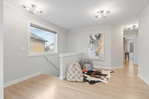 10 Aspen Stone Mews Sw, Calgary, AB - Indoor Photo Showing Other Room