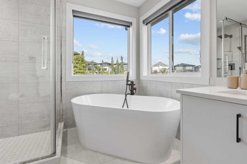 10 Aspen Stone Mews Sw, Calgary, AB - Indoor Photo Showing Bathroom